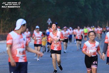 BINH DUONG NEW CITY HALF MARATHON 2024 - Ảnh #1772049