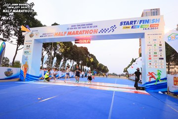 BINH DUONG NEW CITY HALF MARATHON 2024 - Ảnh #1729588