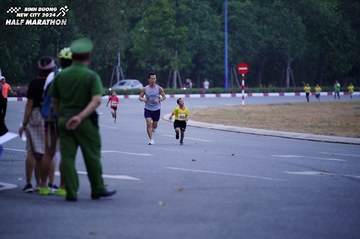 BINH DUONG NEW CITY HALF MARATHON 2024 - Ảnh #1724953