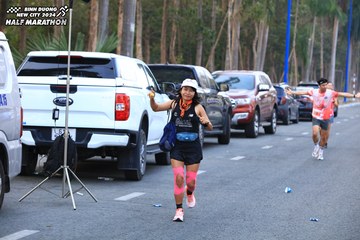 BINH DUONG NEW CITY HALF MARATHON 2024 - Ảnh #1755918