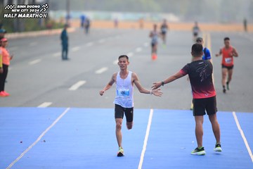 BINH DUONG NEW CITY HALF MARATHON 2024 - Ảnh #1738860