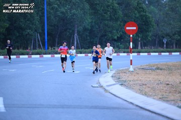 BINH DUONG NEW CITY HALF MARATHON 2024 - Ảnh #1726011