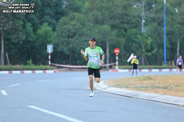 BINH DUONG NEW CITY HALF MARATHON 2024 - Ảnh #1735849