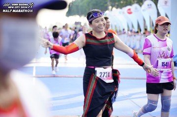 BINH DUONG NEW CITY HALF MARATHON 2024 - Ảnh #1768257