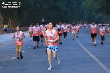 BINH DUONG NEW CITY HALF MARATHON 2024 - Ảnh #1772742