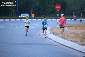 BINH DUONG NEW CITY HALF MARATHON 2024 - Ảnh #1726044