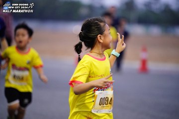 BINH DUONG NEW CITY HALF MARATHON 2024 - Ảnh #1725674