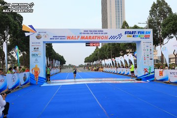 BINH DUONG NEW CITY HALF MARATHON 2024 - Ảnh #1736077
