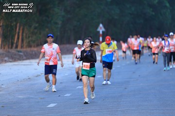 BINH DUONG NEW CITY HALF MARATHON 2024 - Ảnh #1750791