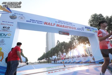 BINH DUONG NEW CITY HALF MARATHON 2024 - Ảnh #1819379
