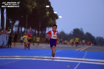 BINH DUONG NEW CITY HALF MARATHON 2024 - Ảnh #1729109