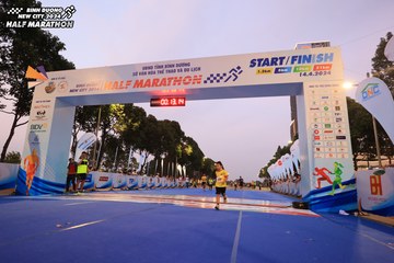 BINH DUONG NEW CITY HALF MARATHON 2024 - Ảnh #1729662
