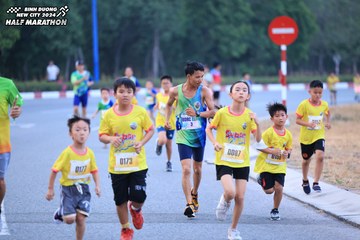 BINH DUONG NEW CITY HALF MARATHON 2024 - Ảnh #1726367