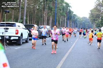 BINH DUONG NEW CITY HALF MARATHON 2024 - Ảnh #1750215