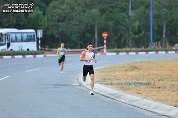 BINH DUONG NEW CITY HALF MARATHON 2024 - Ảnh #1735091