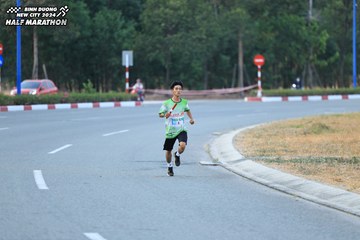 BINH DUONG NEW CITY HALF MARATHON 2024 - Ảnh #1735361