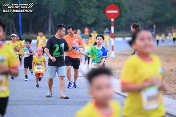 BINH DUONG NEW CITY HALF MARATHON 2024 - Ảnh #1726553
