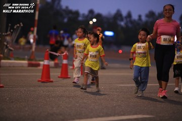 BINH DUONG NEW CITY HALF MARATHON 2024 - Ảnh #1728482
