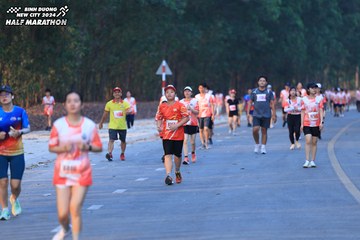 BINH DUONG NEW CITY HALF MARATHON 2024 - Ảnh #1771965