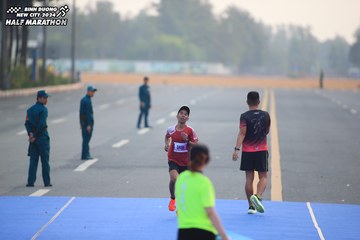 BINH DUONG NEW CITY HALF MARATHON 2024 - Ảnh #1738552