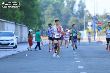 BINH DUONG NEW CITY HALF MARATHON 2024 - Ảnh #1766575