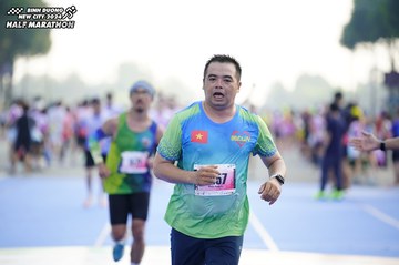 BINH DUONG NEW CITY HALF MARATHON 2024 - Ảnh #1758767