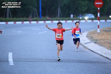 BINH DUONG NEW CITY HALF MARATHON 2024 - Ảnh #1726148