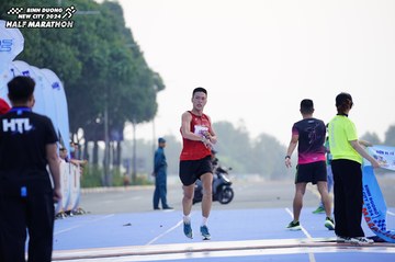 BINH DUONG NEW CITY HALF MARATHON 2024 - Ảnh #1770968
