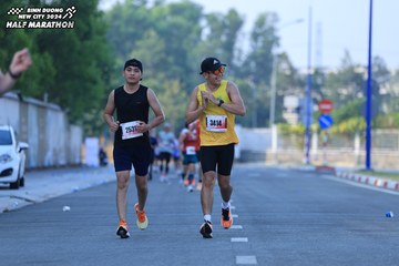 BINH DUONG NEW CITY HALF MARATHON 2024 - Ảnh #1763540