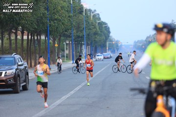 BINH DUONG NEW CITY HALF MARATHON 2024 - Ảnh #1739431
