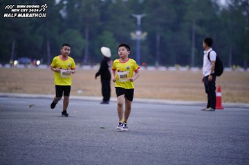 BINH DUONG NEW CITY HALF MARATHON 2024 - Ảnh #1725149