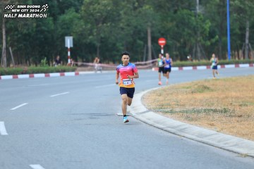 BINH DUONG NEW CITY HALF MARATHON 2024 - Ảnh #1735266