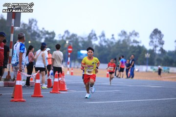 BINH DUONG NEW CITY HALF MARATHON 2024 - Ảnh #1727945