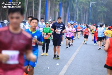 BINH DUONG NEW CITY HALF MARATHON 2024 - Ảnh #1750552
