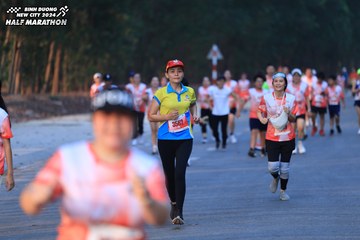 BINH DUONG NEW CITY HALF MARATHON 2024 - Ảnh #1772123