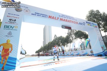 BINH DUONG NEW CITY HALF MARATHON 2024 - Ảnh #1819181