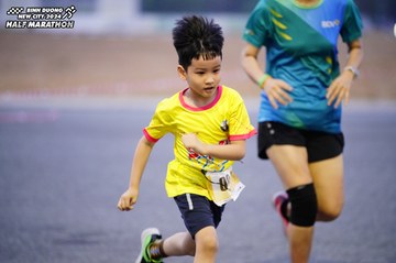 BINH DUONG NEW CITY HALF MARATHON 2024 - Ảnh #1725352