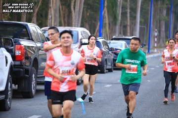 BINH DUONG NEW CITY HALF MARATHON 2024 - Ảnh #1756417