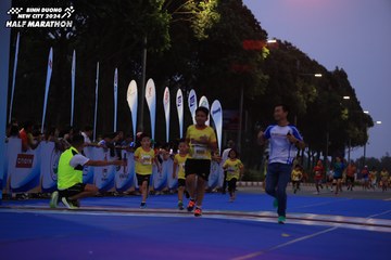 BINH DUONG NEW CITY HALF MARATHON 2024 - Ảnh #1729182