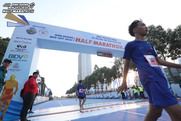 BINH DUONG NEW CITY HALF MARATHON 2024 - Ảnh #1738124