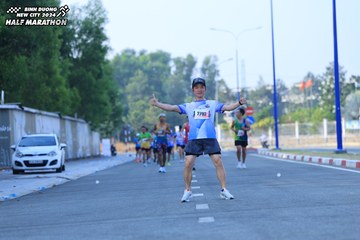 BINH DUONG NEW CITY HALF MARATHON 2024 - Ảnh #1763735
