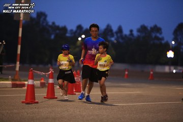 BINH DUONG NEW CITY HALF MARATHON 2024 - Ảnh #1728519