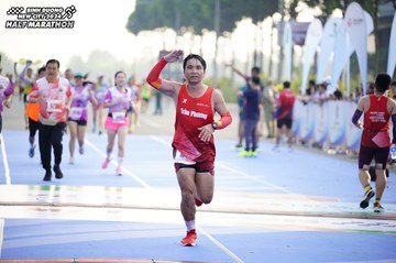 BINH DUONG NEW CITY HALF MARATHON 2024 - Ảnh #1762418