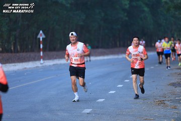 BINH DUONG NEW CITY HALF MARATHON 2024 - Ảnh #1750331