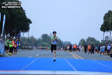 BINH DUONG NEW CITY HALF MARATHON 2024 - Ảnh #1737158