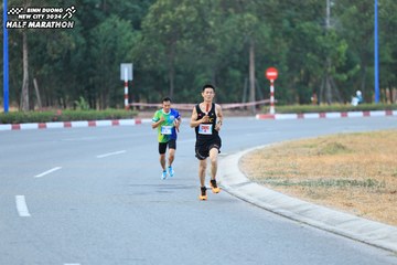 BINH DUONG NEW CITY HALF MARATHON 2024 - Ảnh #1735224