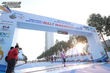BINH DUONG NEW CITY HALF MARATHON 2024 - Ảnh #1819474