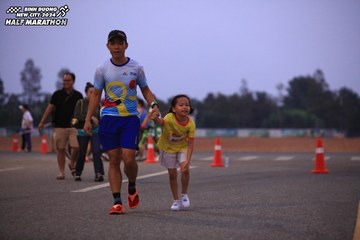 BINH DUONG NEW CITY HALF MARATHON 2024 - Ảnh #1728378