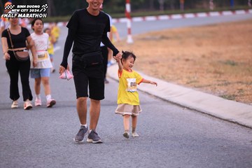 BINH DUONG NEW CITY HALF MARATHON 2024 - Ảnh #1727216
