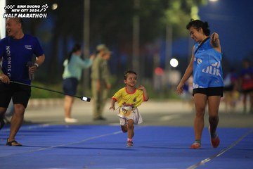 BINH DUONG NEW CITY HALF MARATHON 2024 - Ảnh #1728746